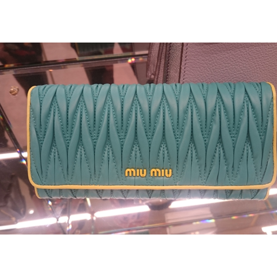 【SALE】MiuMiu スーパーコピー財布 2017新作 ☆マトラッセロングフラップウォレット☆ 5MH109 2EXG F0Q2C